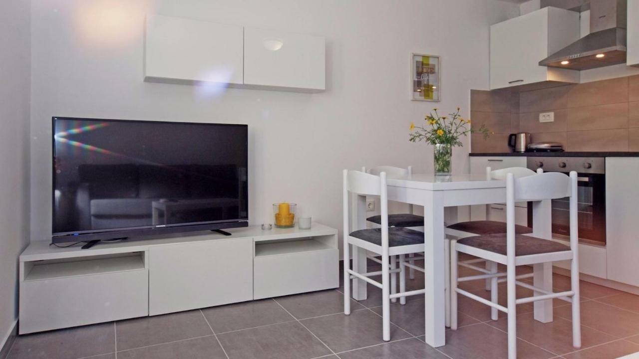 Apartments Mare Vodice Eksteriør bilde