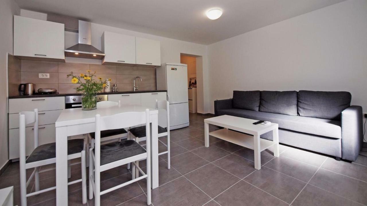 Apartments Mare Vodice Eksteriør bilde