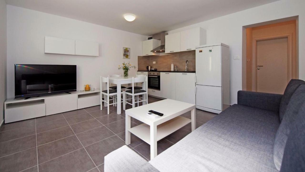 Apartments Mare Vodice Eksteriør bilde